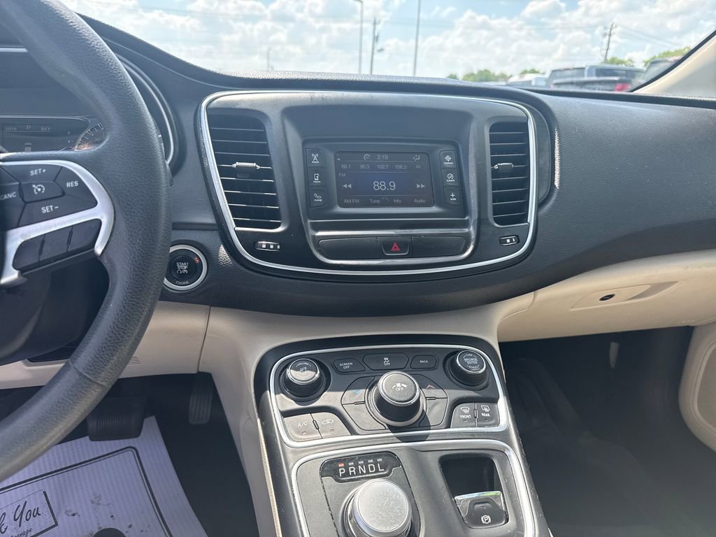 Used 2015 Chrysler 200 Limited FWD image 19