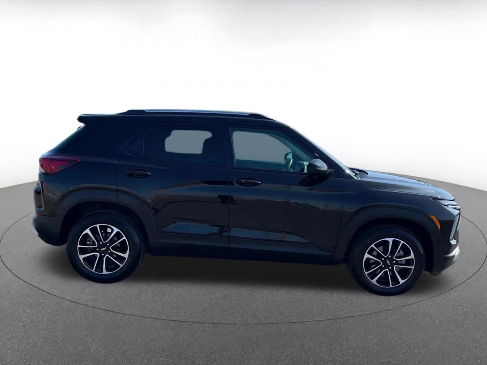 Used 2025 Chevrolet TrailBlazer LT image 16