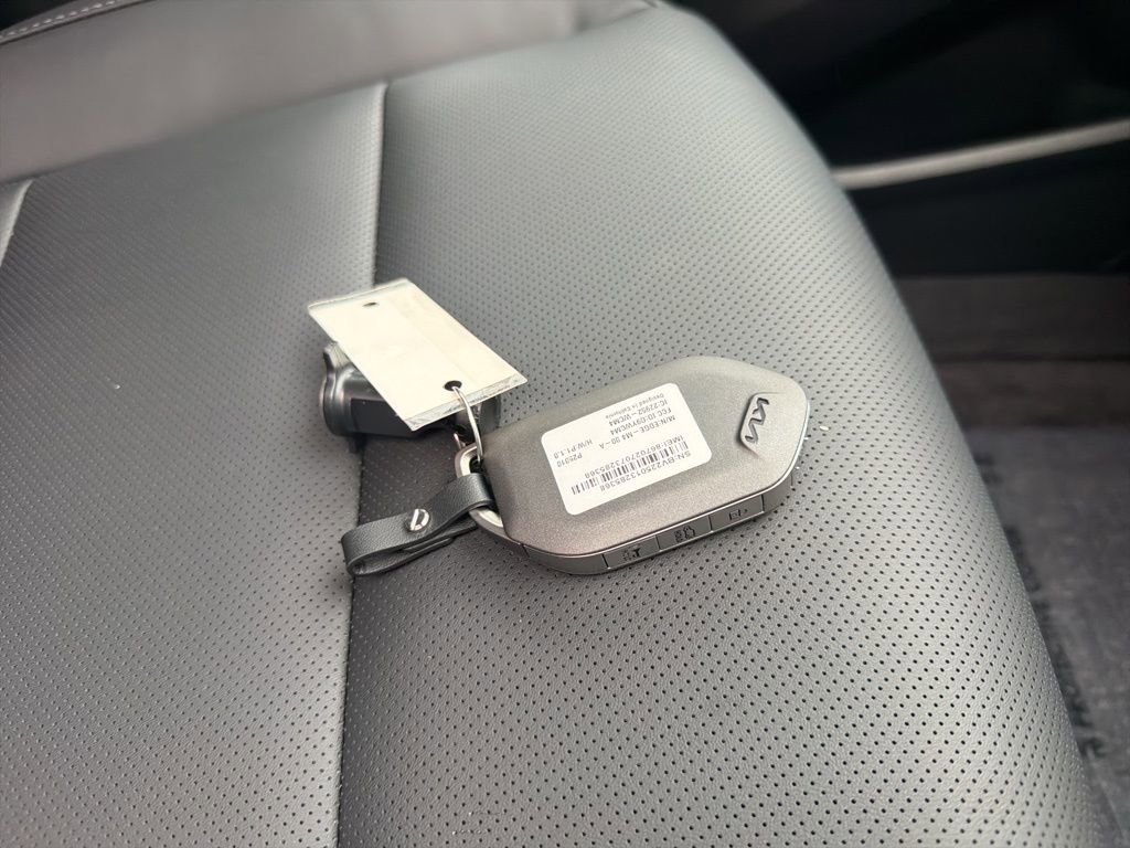 Certified 2025 Kia Telluride S image 35