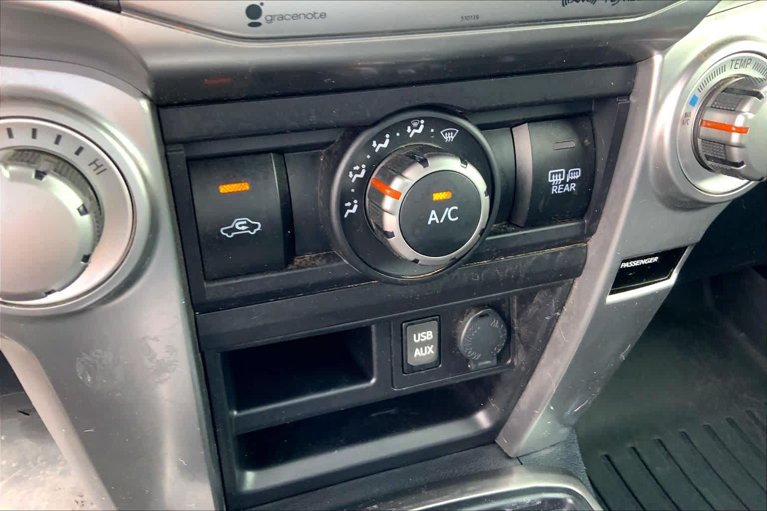 Used 2018 Toyota 4Runner SR5 Premium RWD image 35