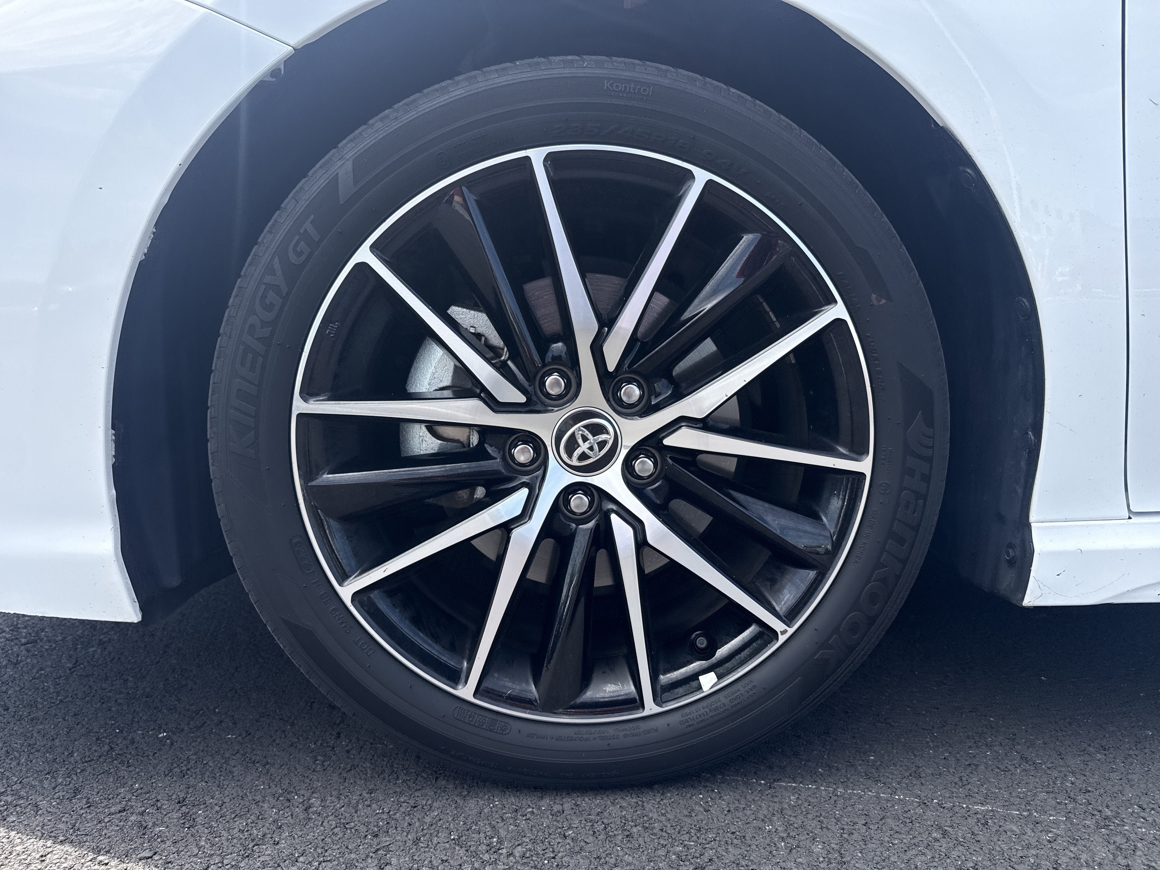 Used 2021 Toyota Camry SE FWD image 32