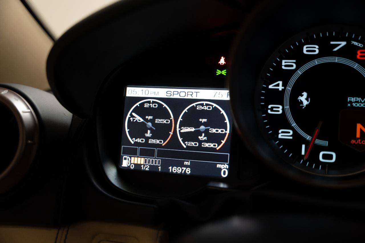 Used 2010 Ferrari California RWD image 54