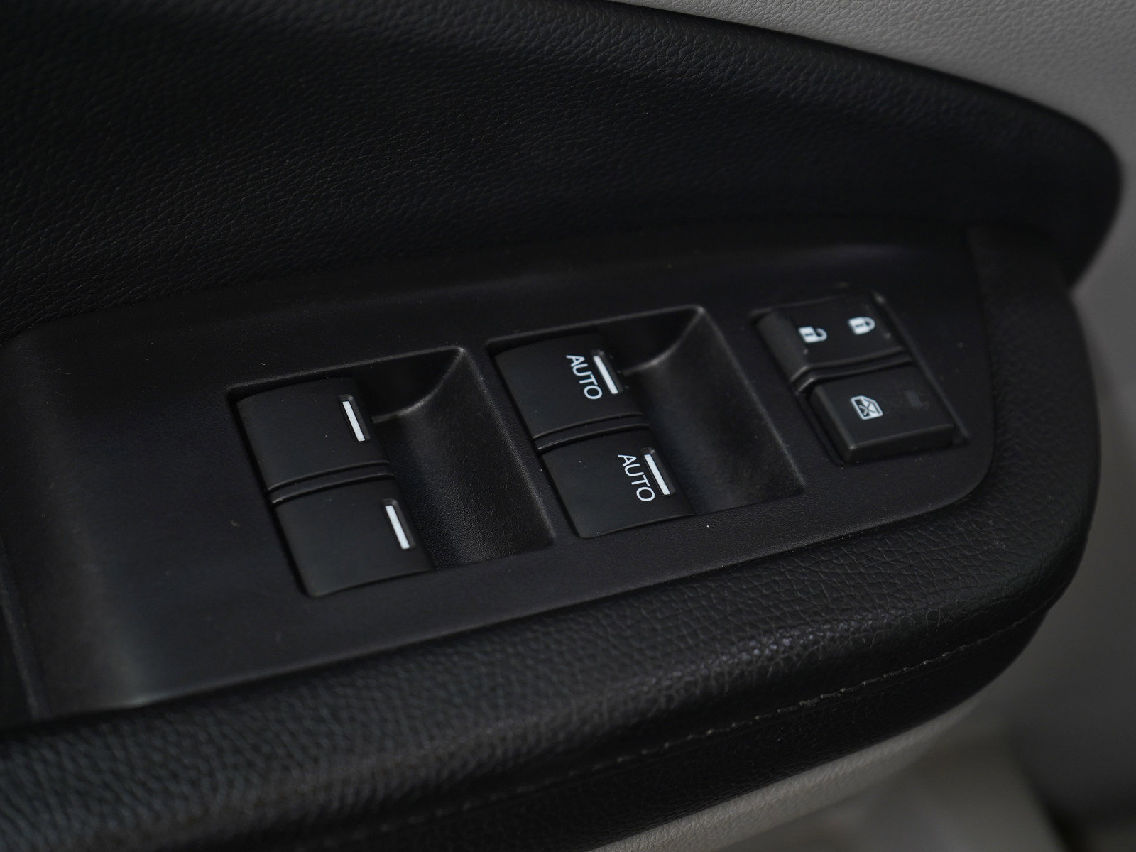 Used 2017 Honda Pilot Touring image 27