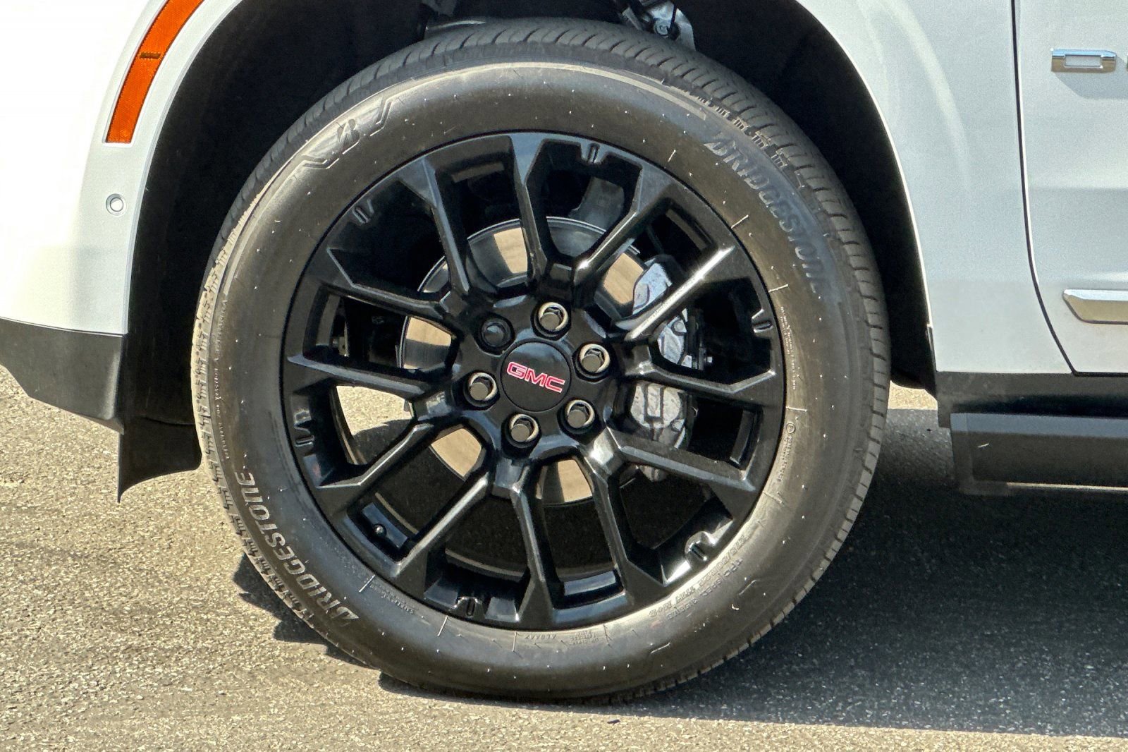 Certified 2026 GMC Yukon Denali w/ Sun & Power Step Package AWD/4WD image 29