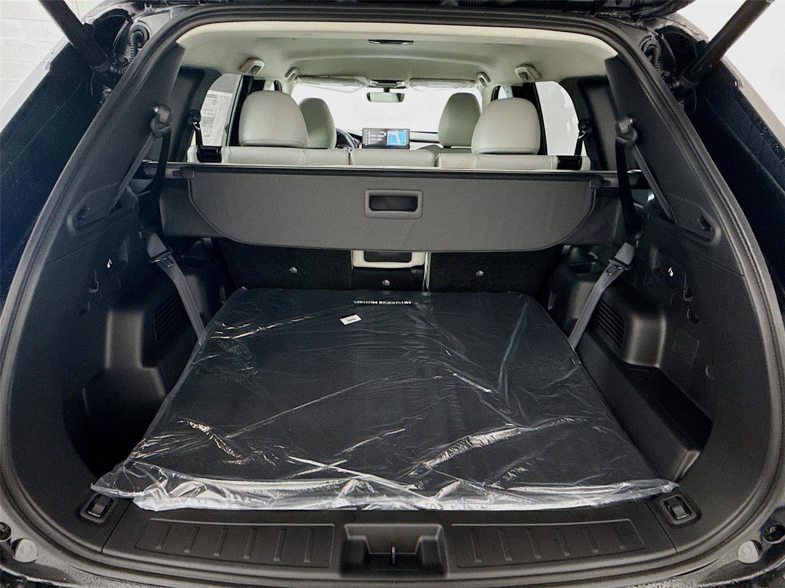 New 2026 Mitsubishi Outlander SE image 14