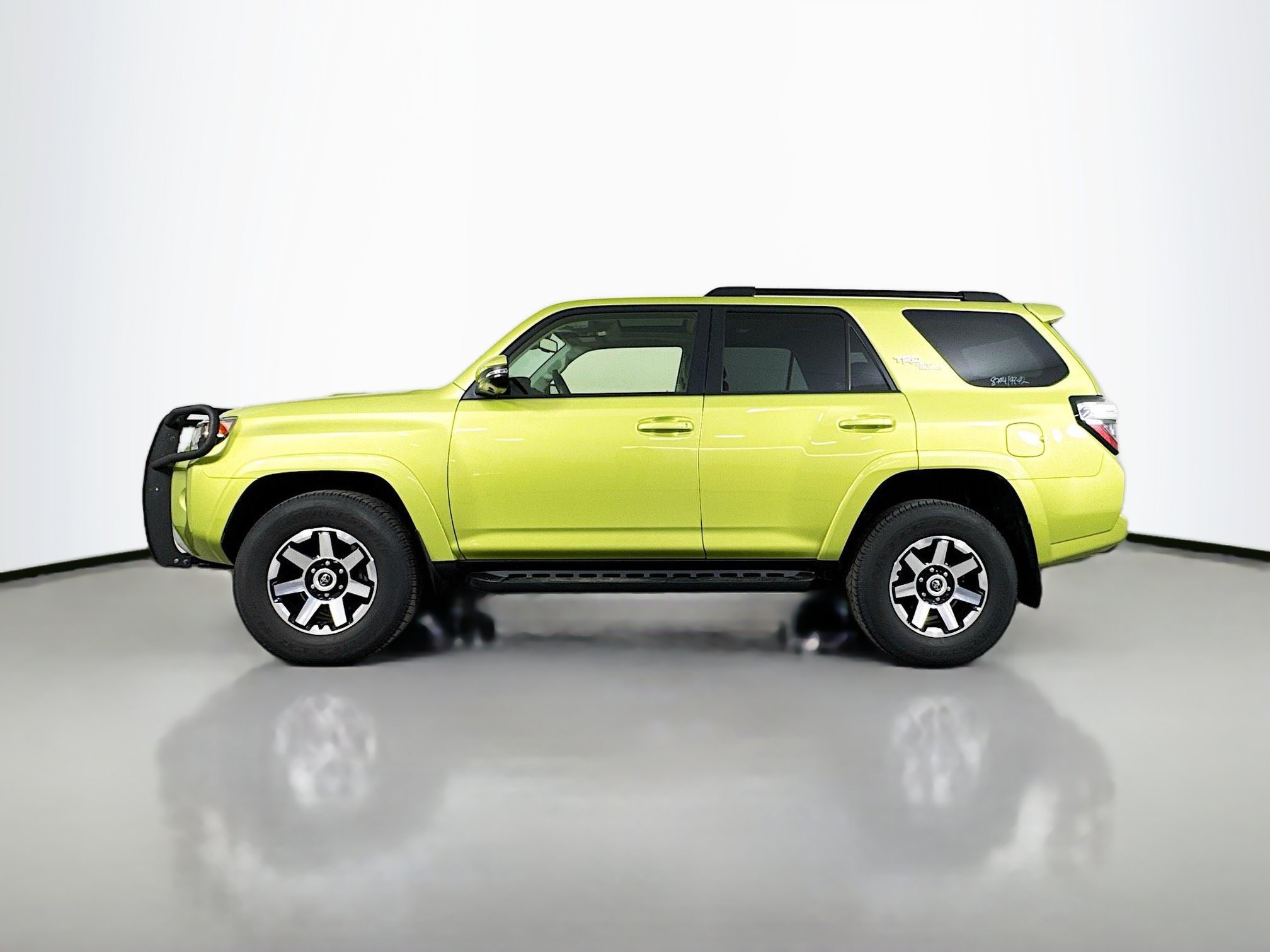 Certified 2023 Toyota 4Runner TRD Off-Road Premium w/ Off Road Premium Plus Package AWD/4WD image 4