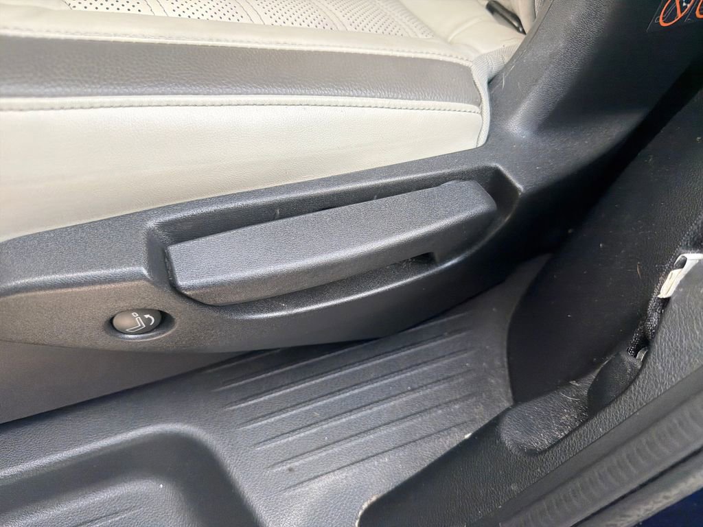 Used 2022 Nissan Pathfinder Platinum w/ Cargo Package image 25