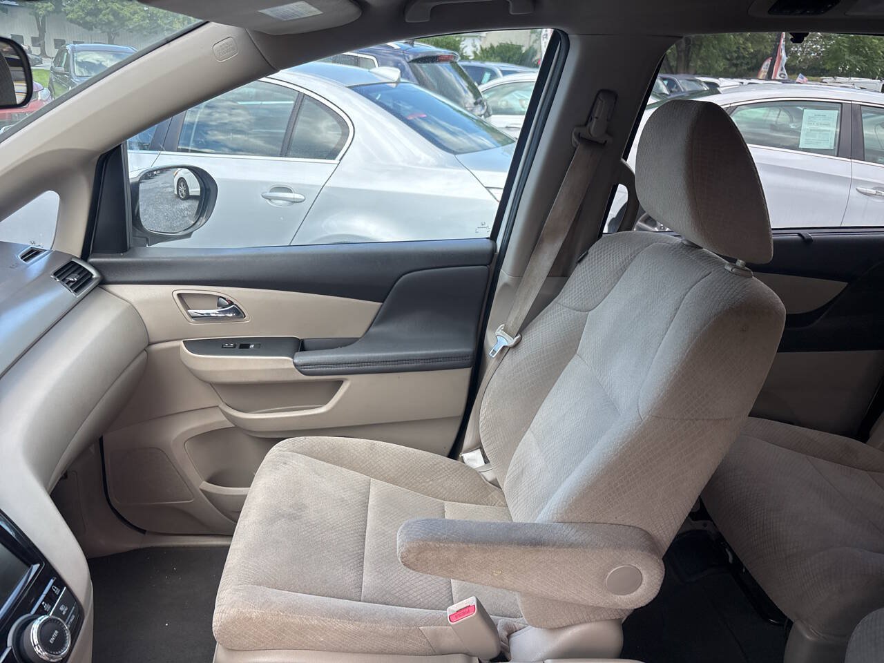 Used 2016 Honda Odyssey SE image 9