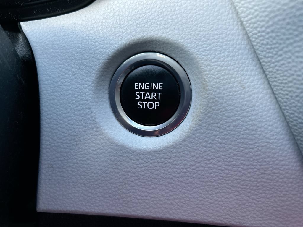 Used 2024 Toyota Corolla SE FWD image 17