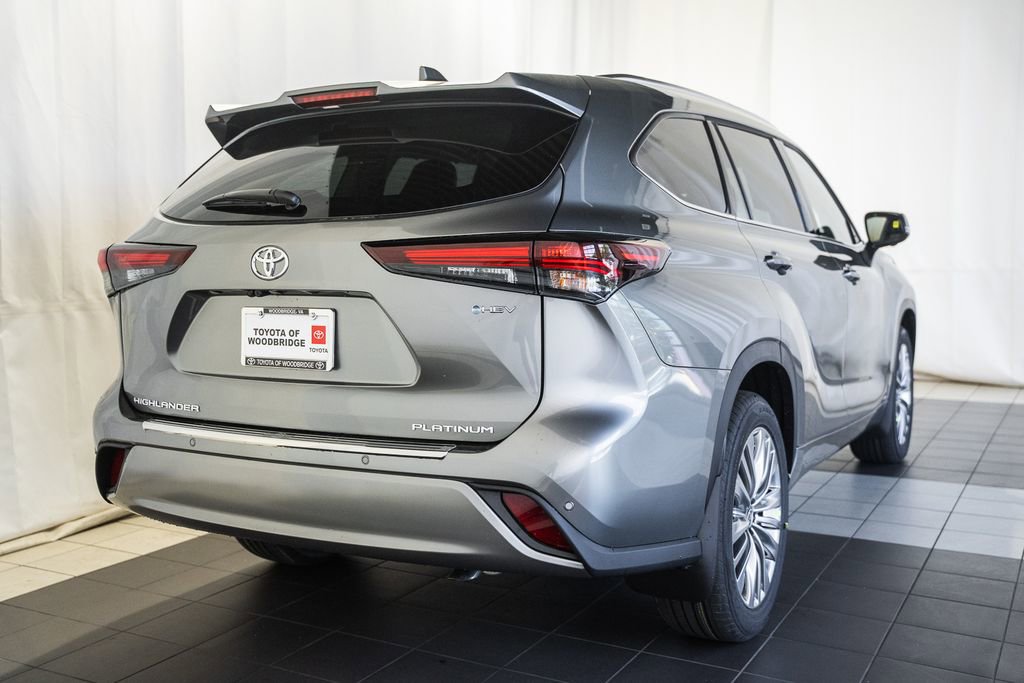 New 2026 Toyota Highlander Platinum AWD/4WD image 4