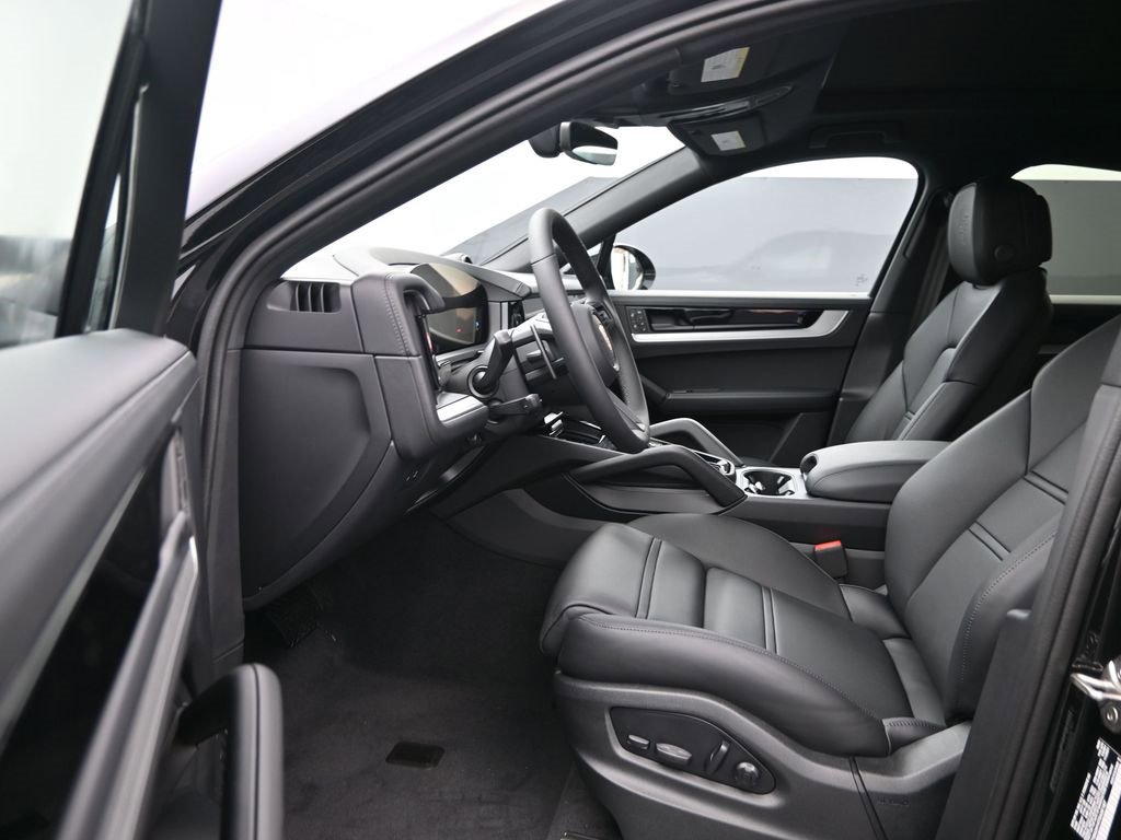 New 2026 Porsche Cayenne Coupe image 4