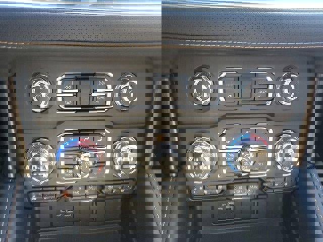 Used 2023 GMC Yukon AT4 image 28