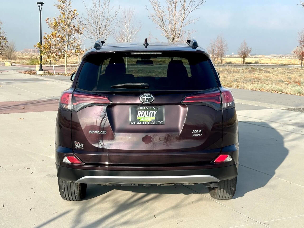 Used 2018 Toyota RAV4 XLE image 6