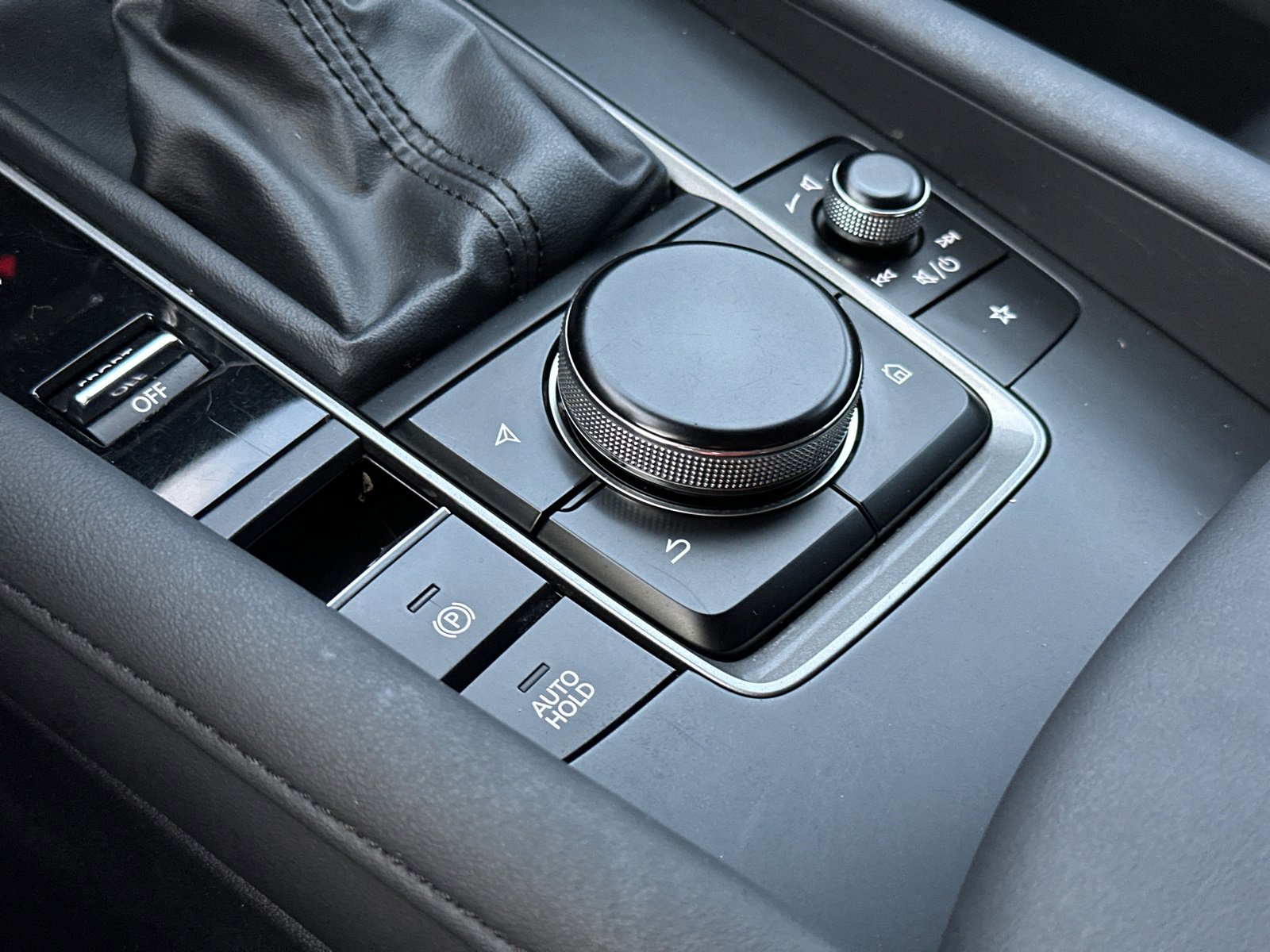 Used 2021 MAZDA MAZDA3 s image 29