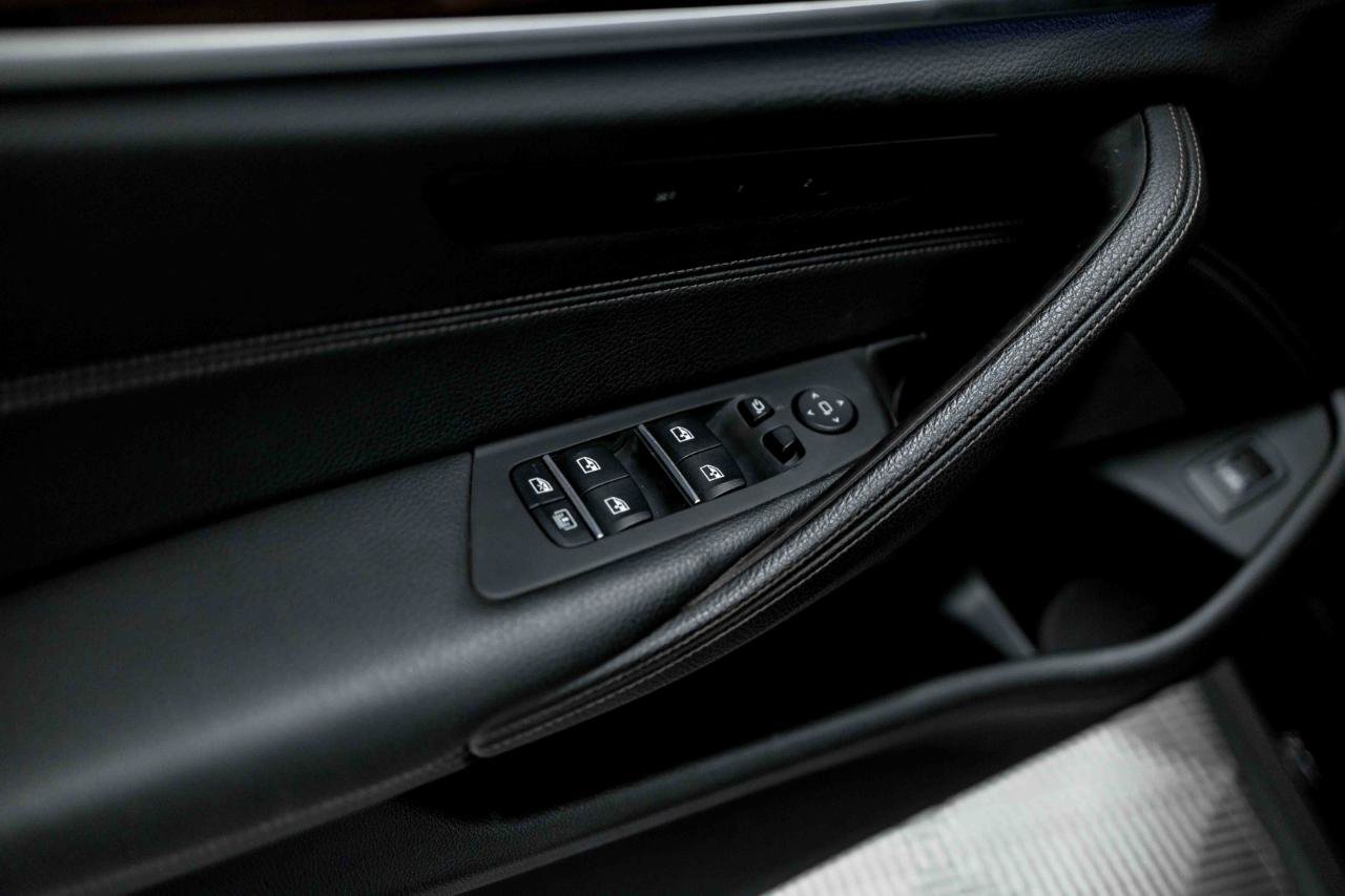 Used 2019 BMW 540i w/ M Sport Package RWD image 38