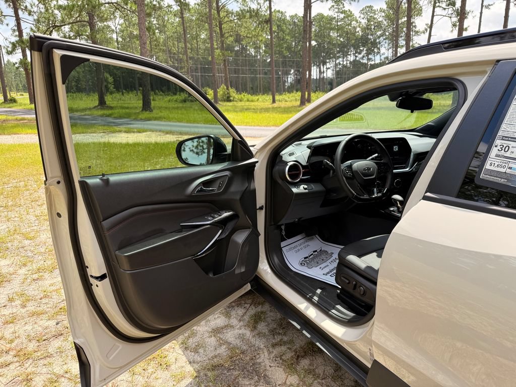 New 2026 Chevrolet Trax RS w/ Sunroof Package FWD image 11