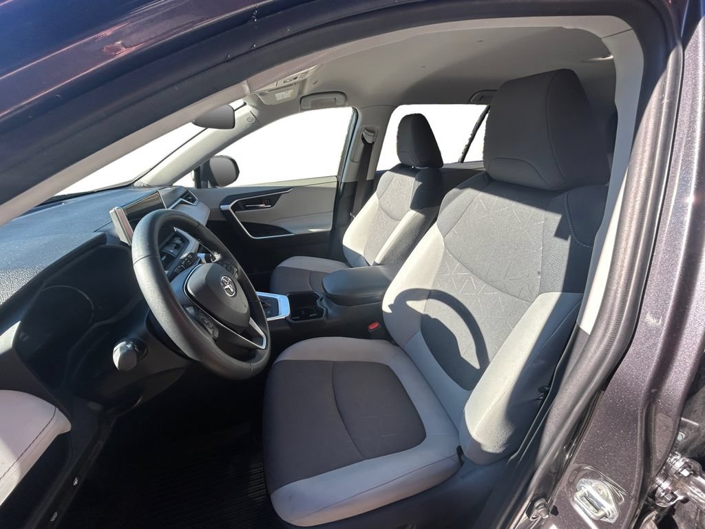 Used 2025 Toyota RAV4 XLE w/ Weather Package AWD/4WD image 9