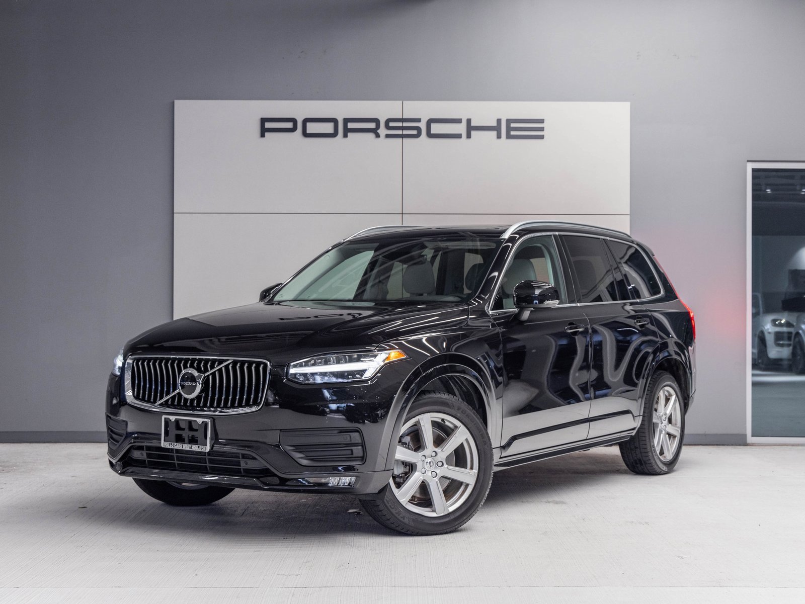Used 2021 Volvo XC90 T6 Momentum