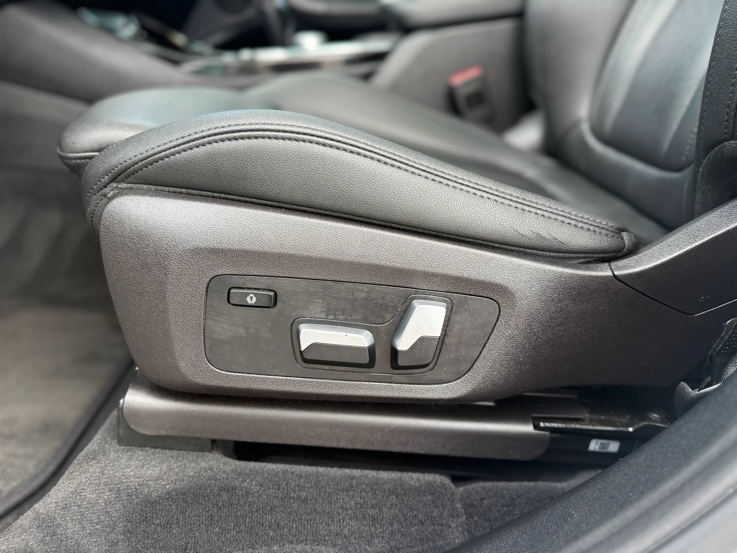 Used 2019 BMW X3 sDrive30i w/ Driving Assistance Package RWD image 20