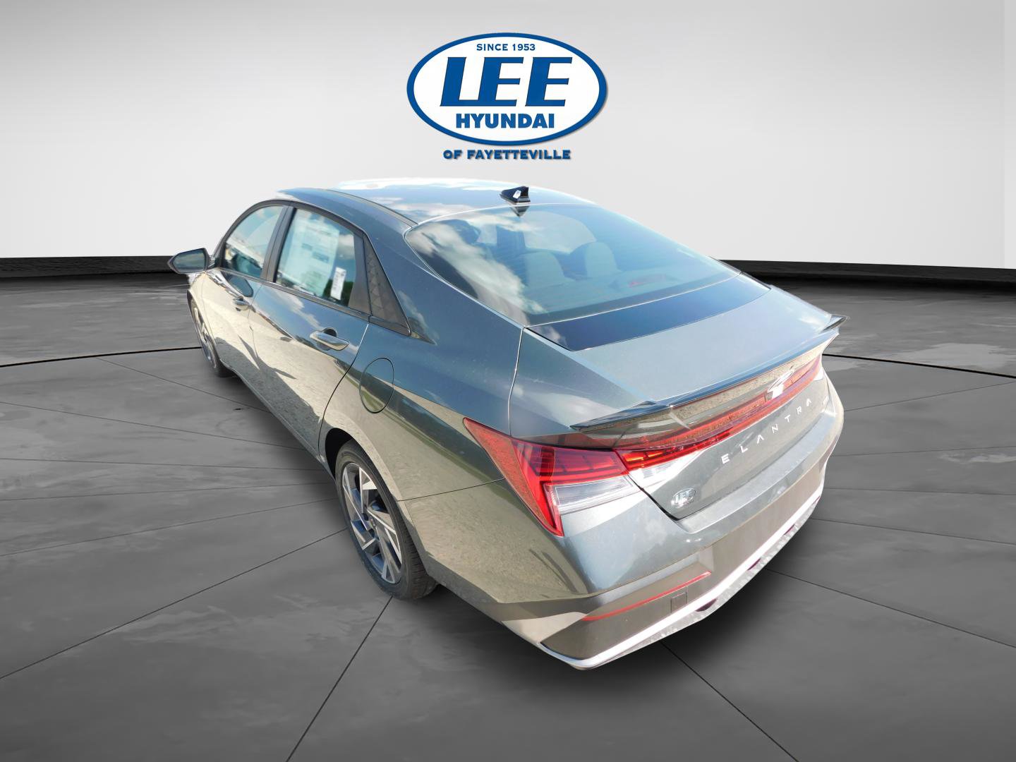 New 2025 Hyundai Elantra SEL image 3