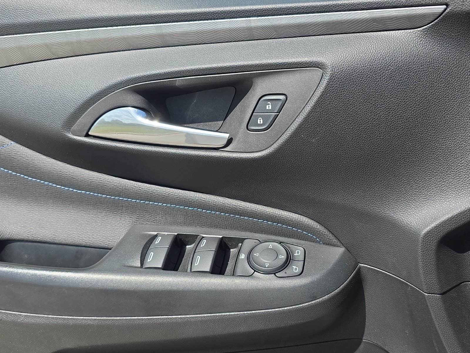 Used 2025 Buick Envista Sport Touring w/ Convenience I Package FWD image 24