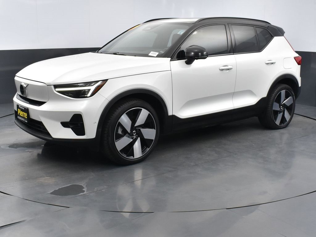 Used 2024 Volvo XC40 Recharge Plus