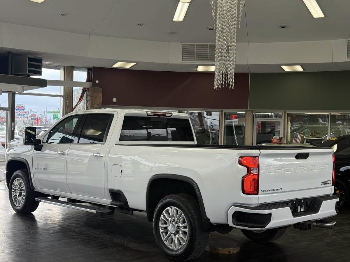 Used 2022 Chevrolet Silverado 2500 High Country AWD/4WD image 17