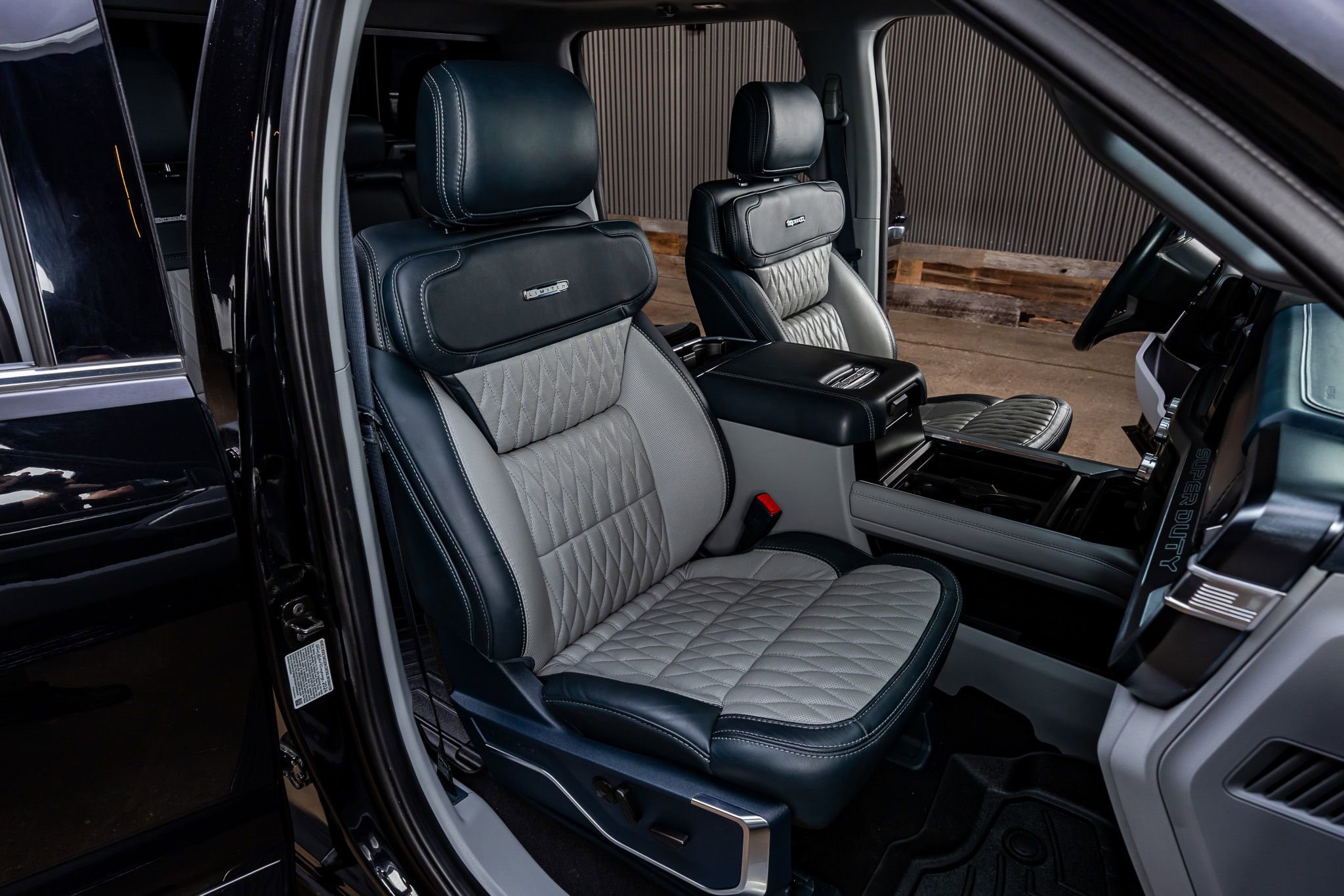 Used 2024 Ford F250 Limited image 31