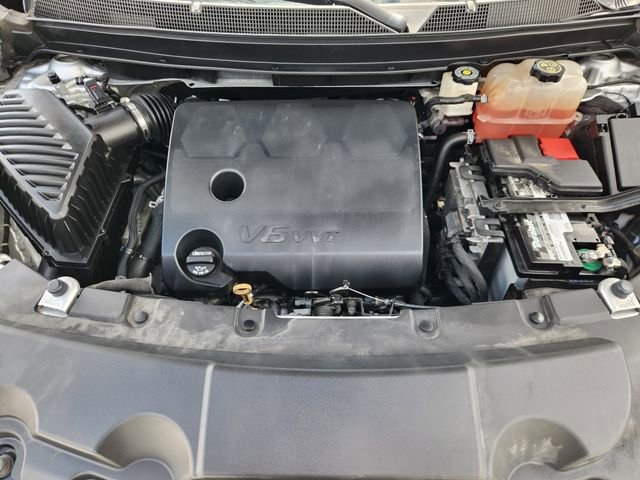 Used 2021 Chevrolet Traverse LT FWD image 32