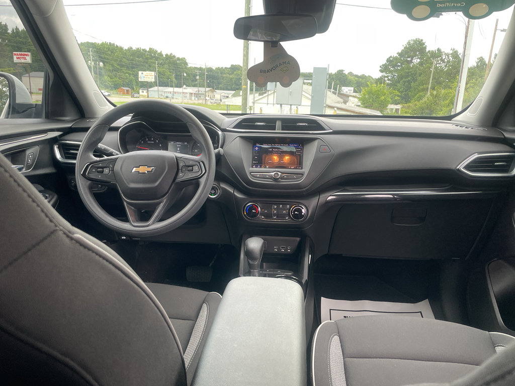 Used 2023 Chevrolet TrailBlazer LT FWD image 13