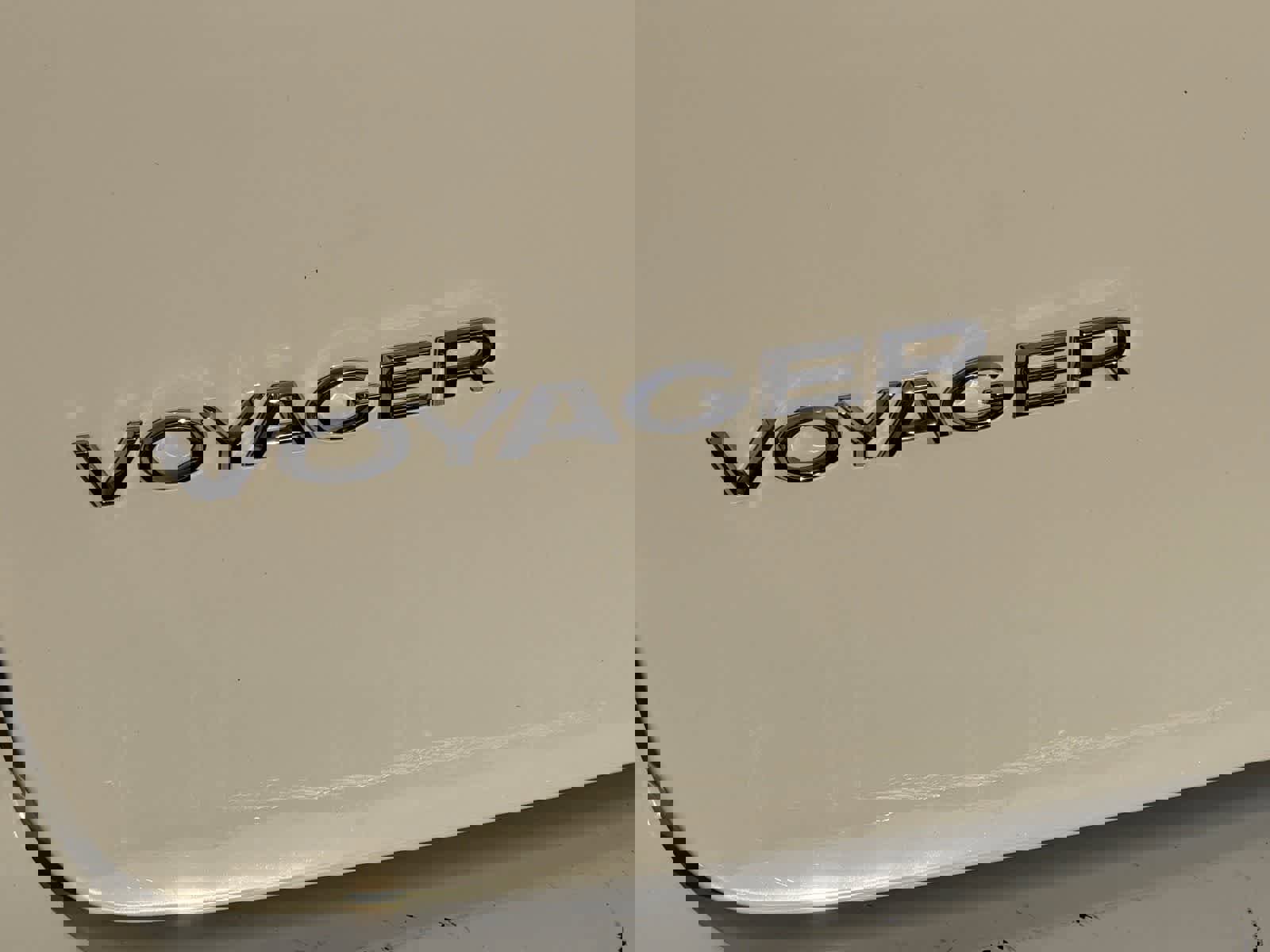 Used 2024 Chrysler Voyager LX image 31