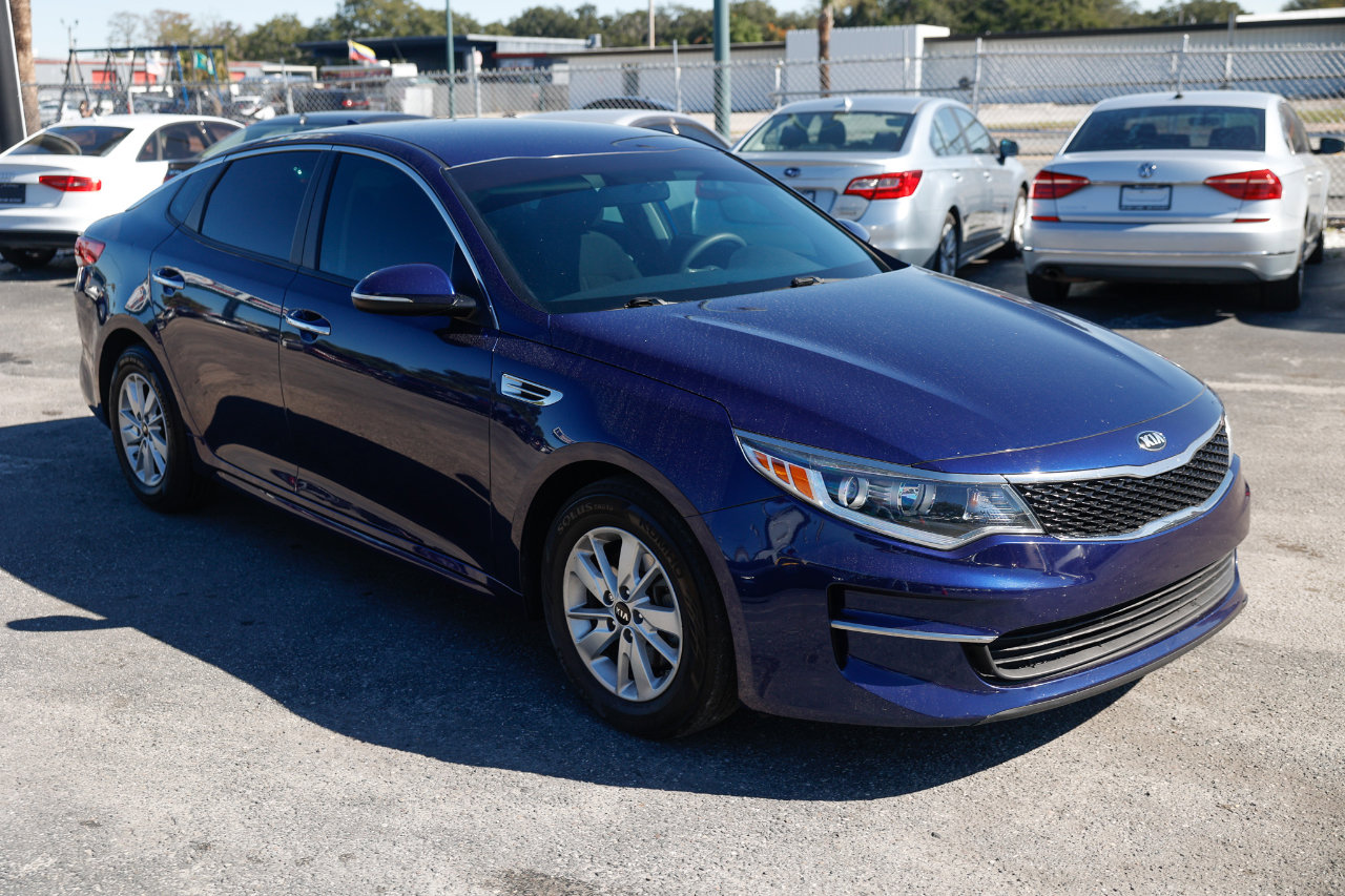 Used 2017 Kia Optima LX image 15