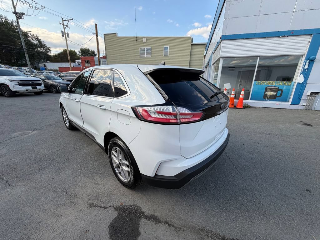 Used 2024 Ford Edge SEL AWD/4WD image 3