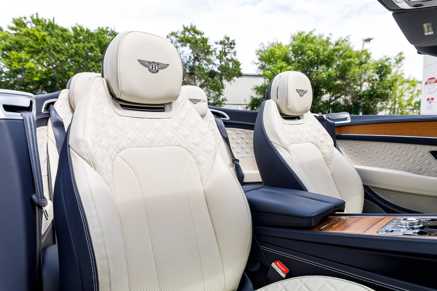 Used 2023 Bentley Continental GT Azure image 31