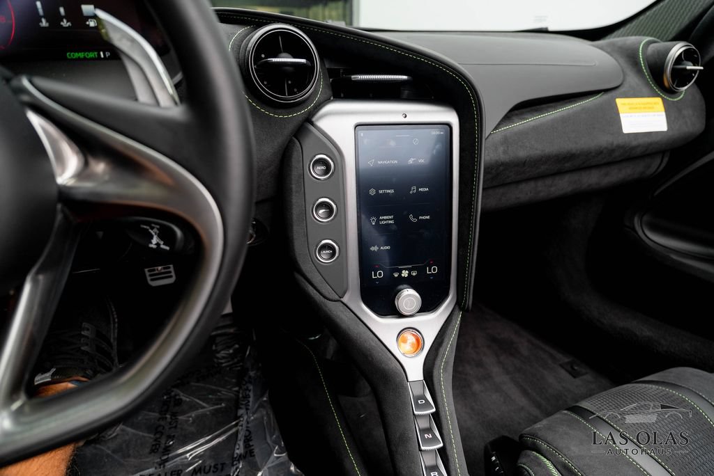 Used 2026 McLaren 750S Spider RWD image 59