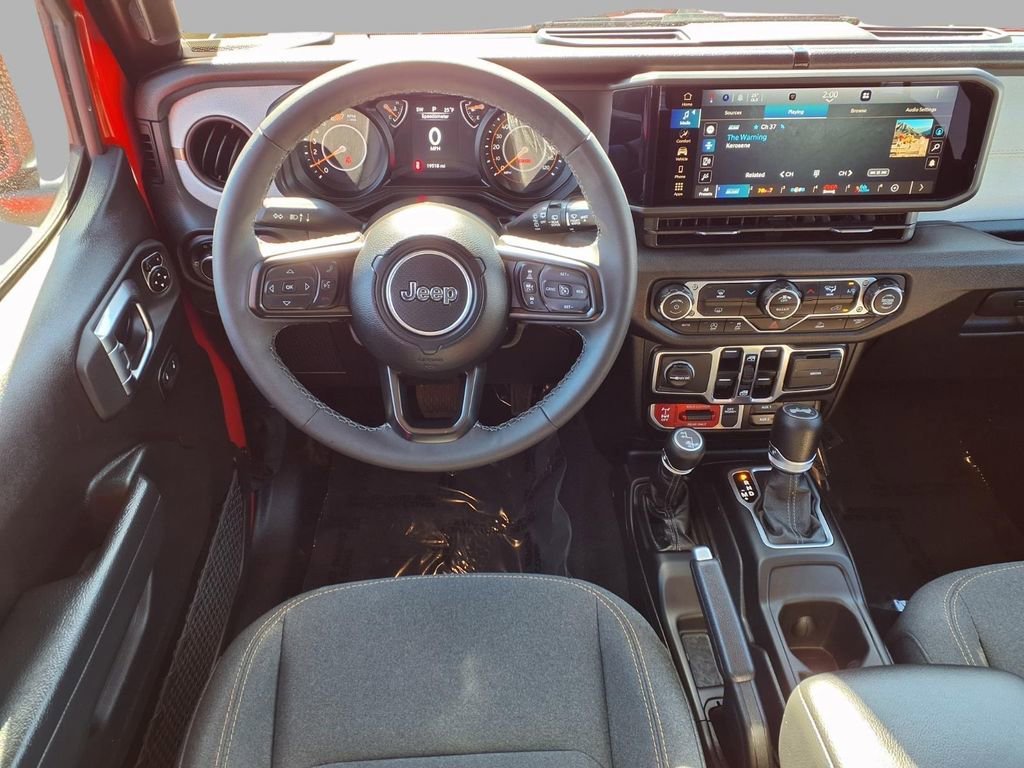 Used 2025 Jeep Wrangler Willys image 4