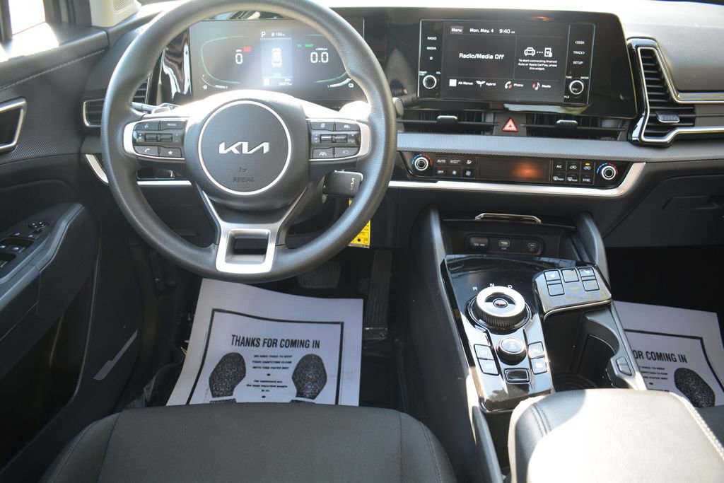 Used 2023 Kia Sportage LX AWD/4WD image 3