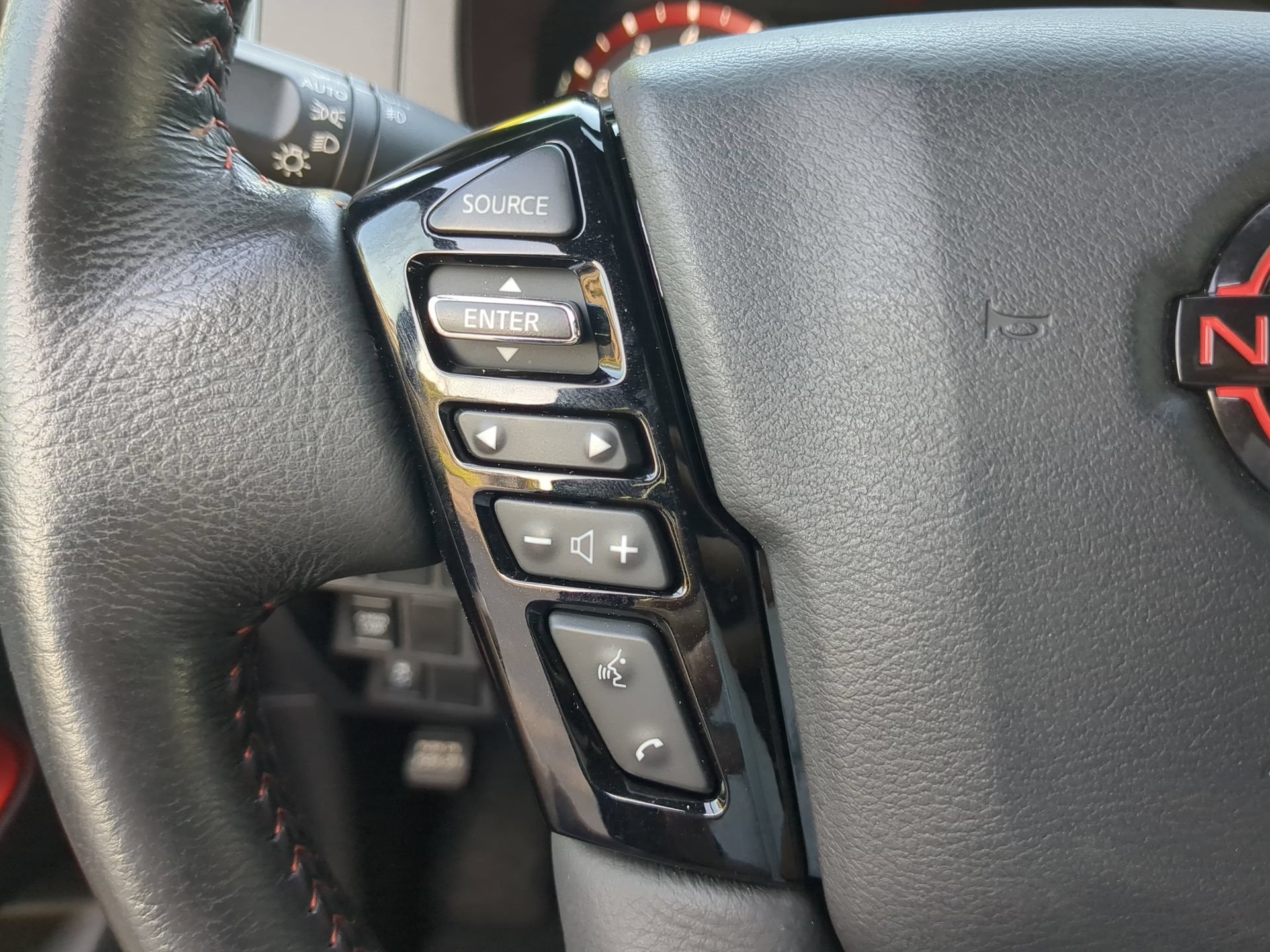 Used 2025 Nissan Frontier Pro-X w/ Pro Convenience Package RWD image 64