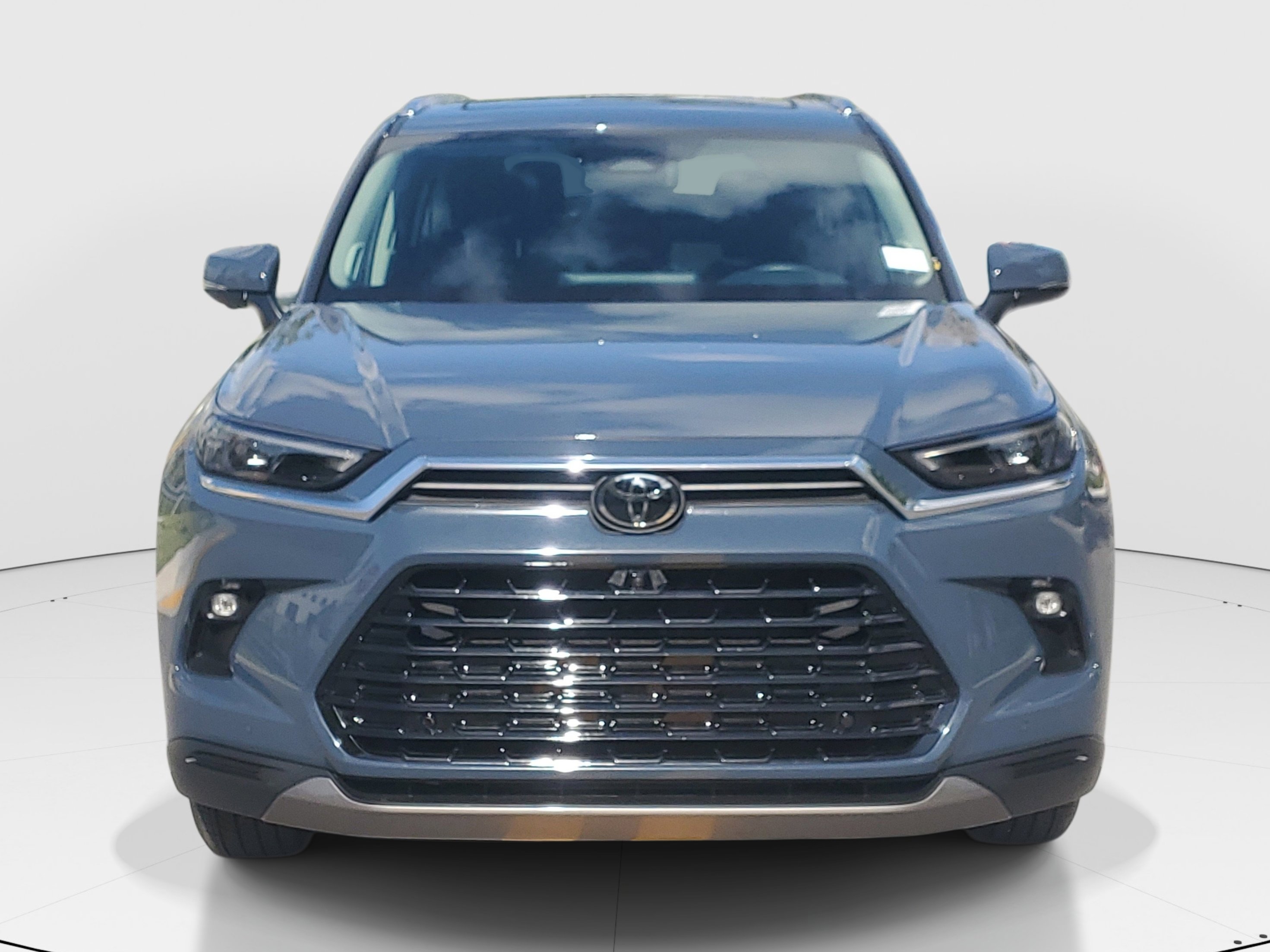 Used 2024 Toyota Grand Highlander AWD image 2