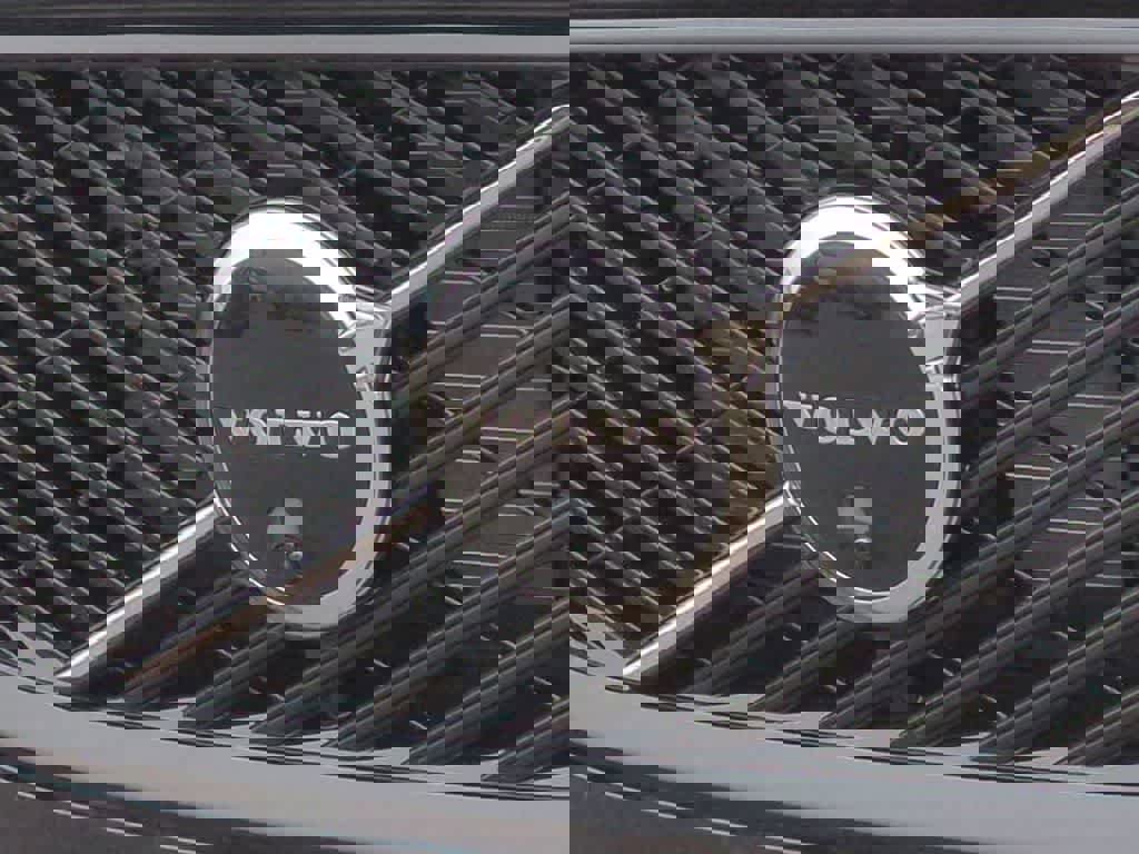 New 2026 Volvo XC60 B5 Plus w/ Protection Package Premier image 11