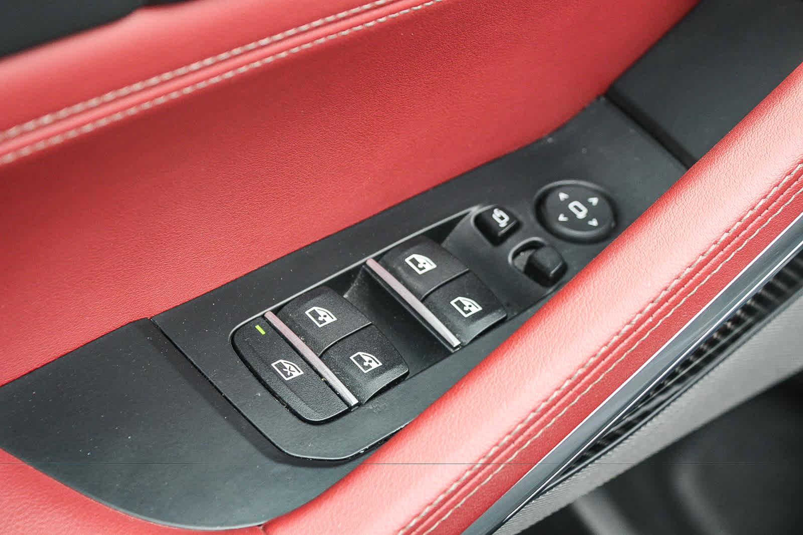 Used 2025 BMW X6 M60i w/ Executive Package AWD/4WD image 19