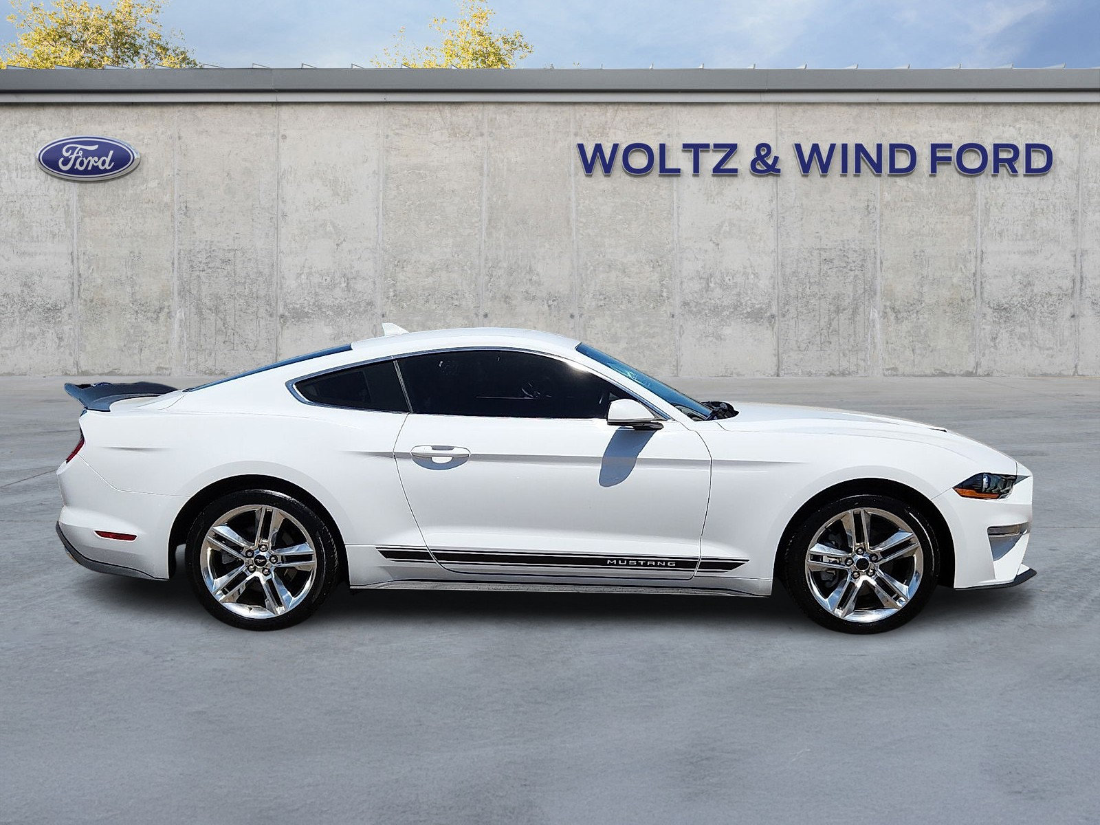 Used 2021 Ford Mustang Premium w/ Pony Package RWD image 7