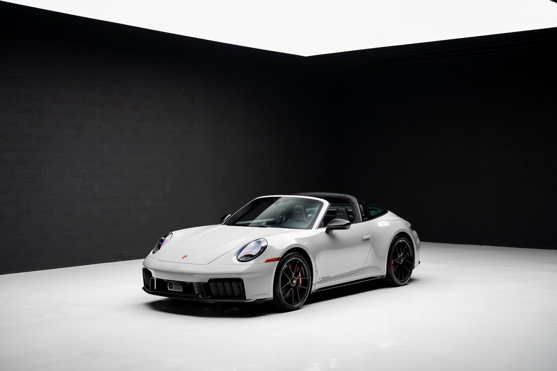 Used 2025 Porsche 911 Targa 4 GTS w/ Premium Package image 6