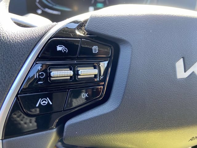 New 2025 Kia Niro LX FWD image 14