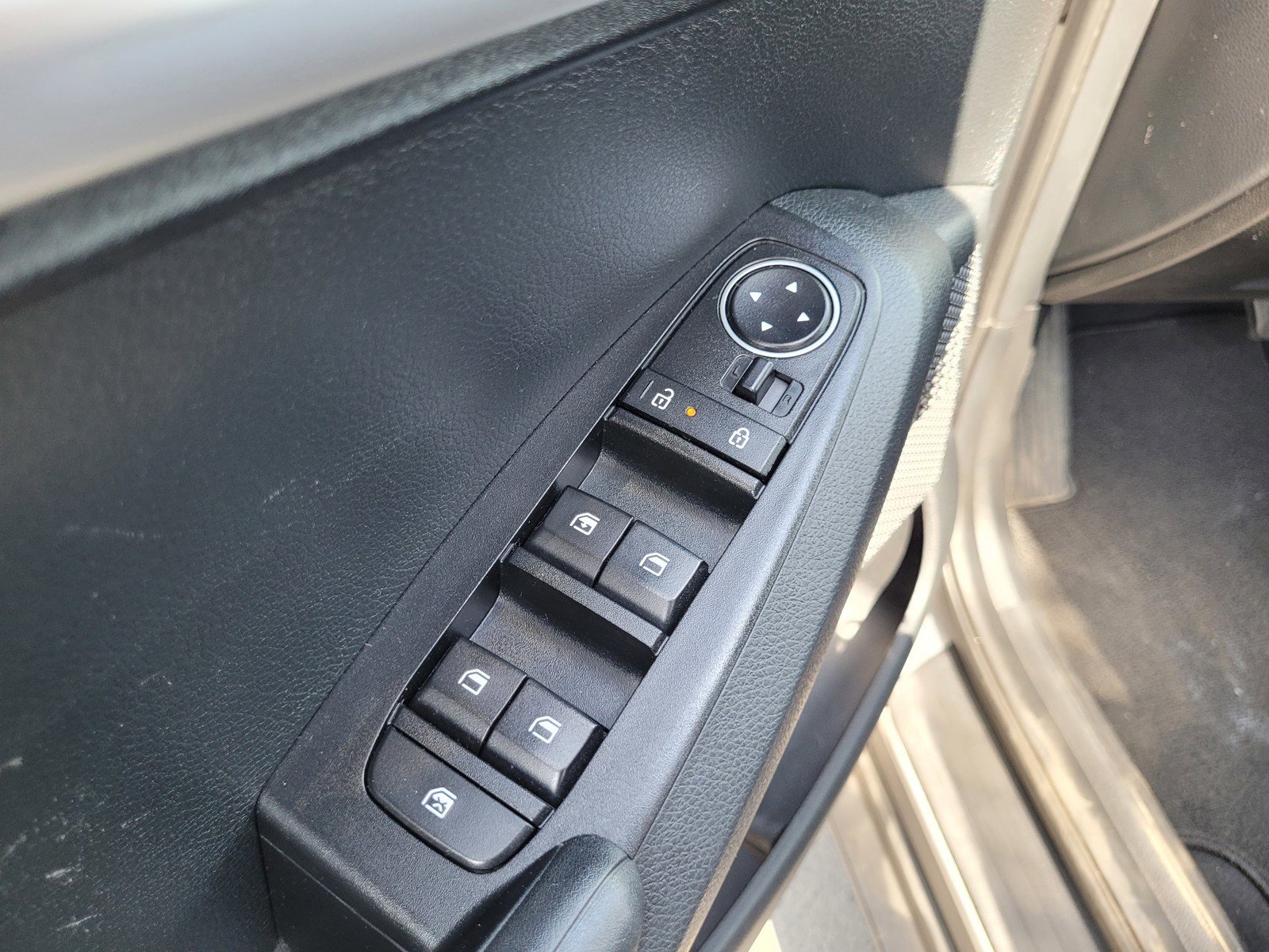 Used 2024 Kia Seltos LX AWD/4WD image 26