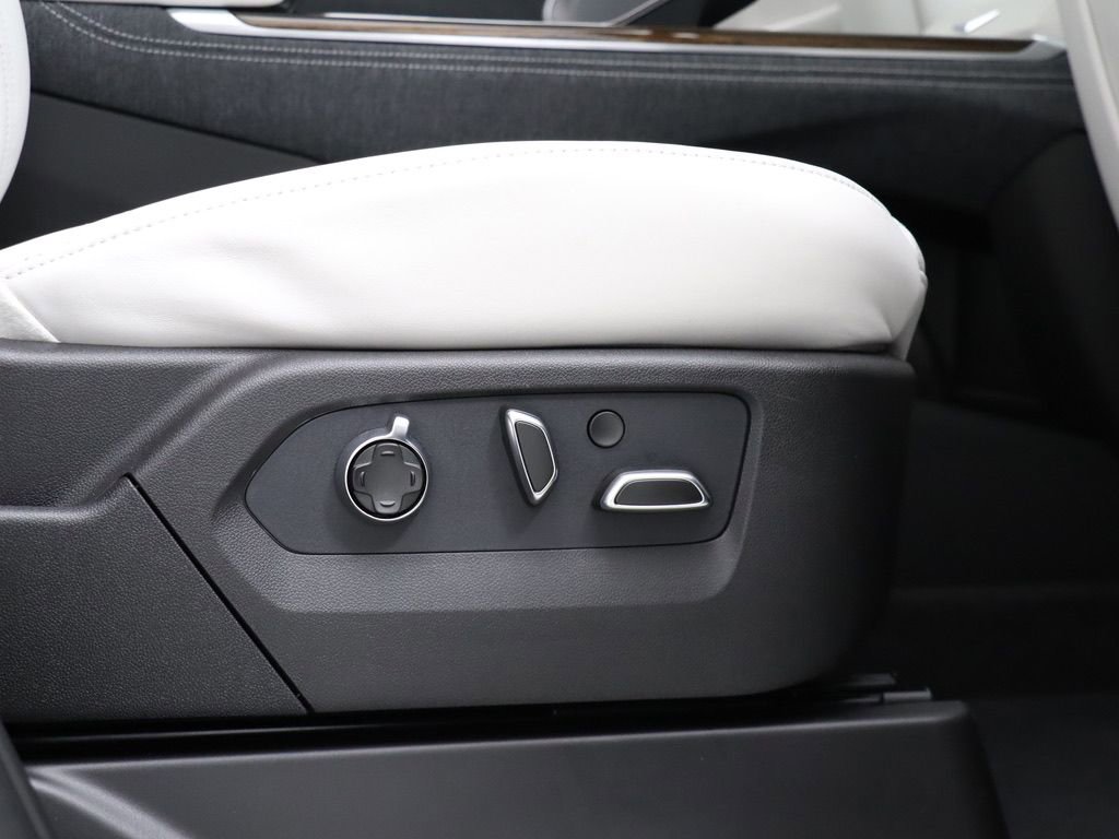 Used 2026 Cadillac Escalade Platinum Sport image 45