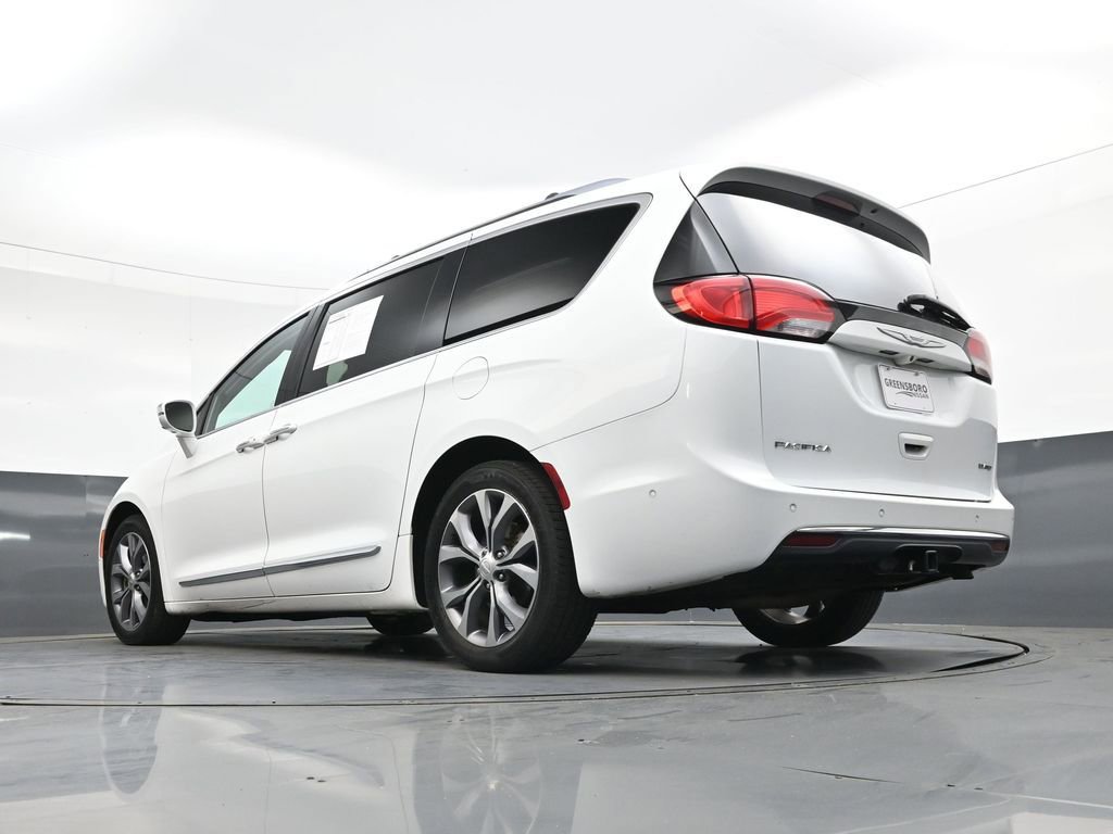 Used 2017 Chrysler Pacifica Limited FWD image 42