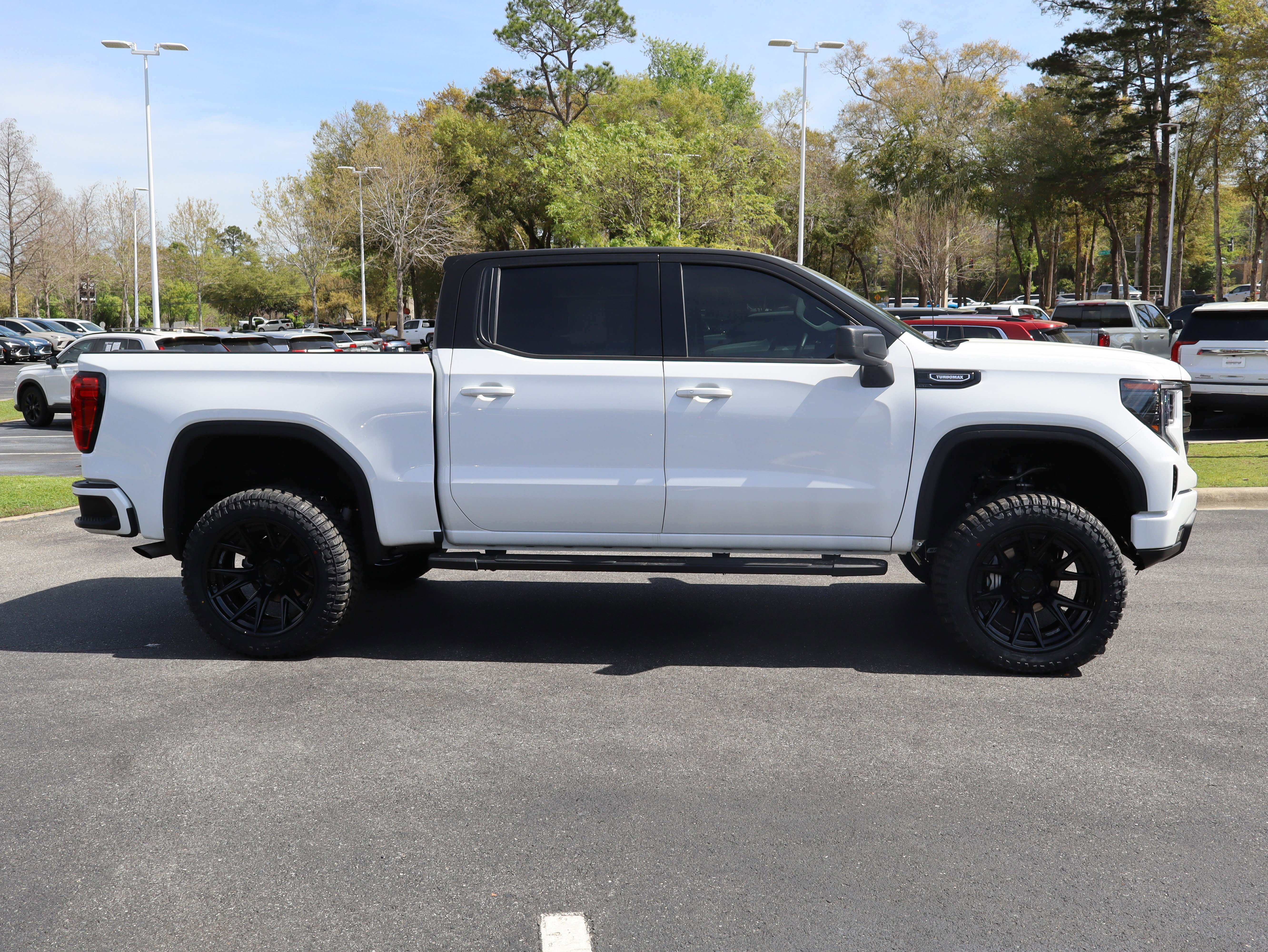 Used 2025 GMC Sierra 1500 Elevation AWD/4WD image 12