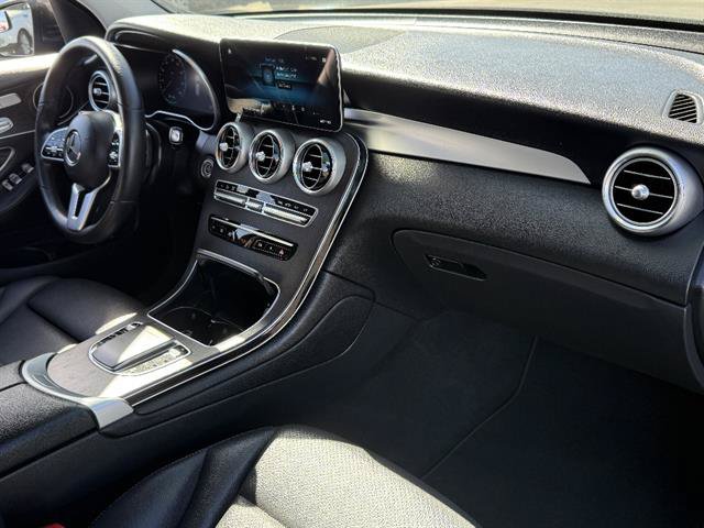 Used 2022 Mercedes-Benz GLC 300 4MATIC image 26