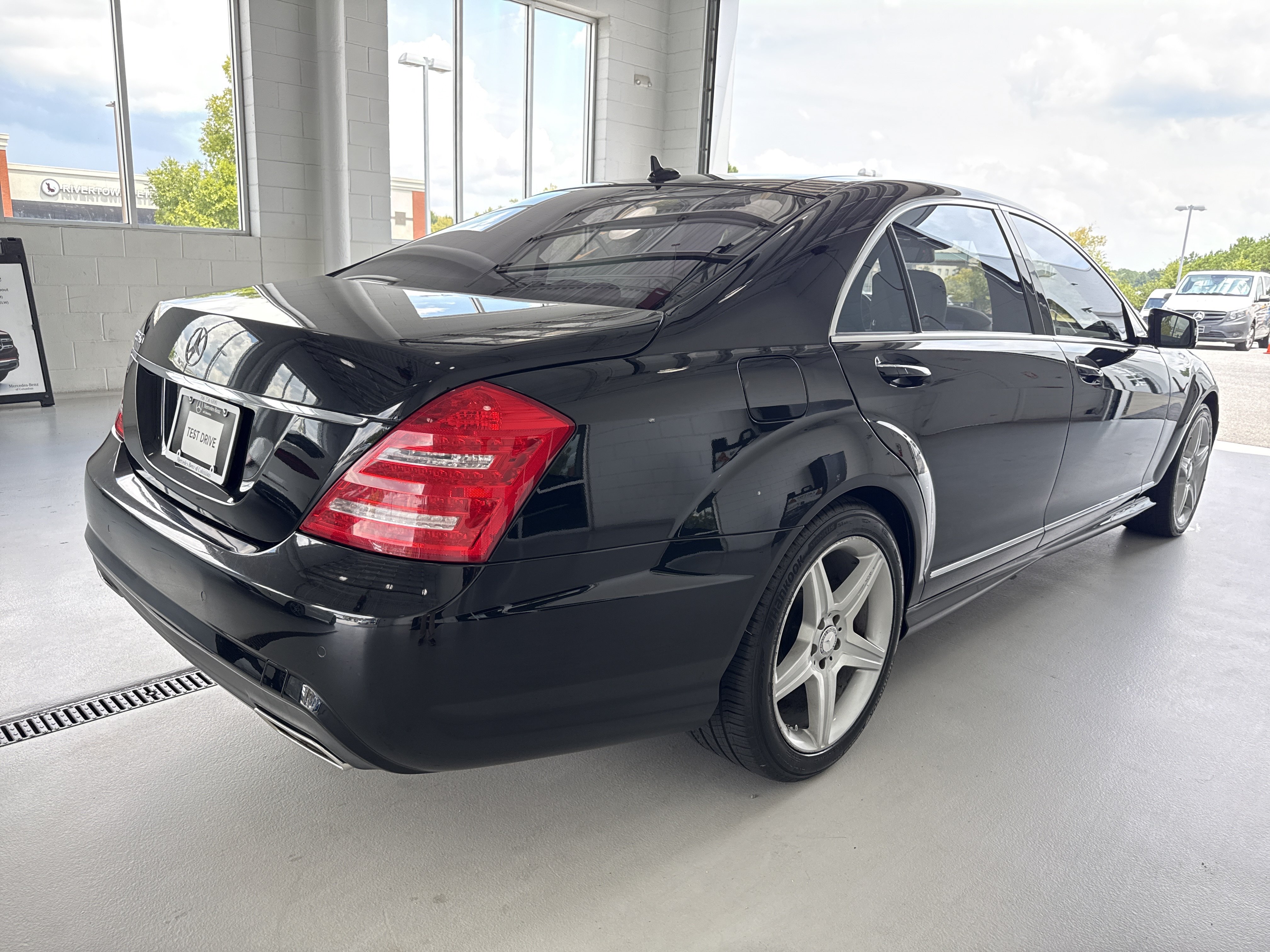 Used 2011 Mercedes-Benz S 550 image 13